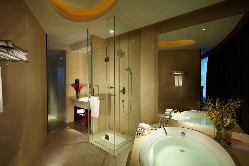 Jurong Yukun New Century Hotel Jiangsu Exterior foto